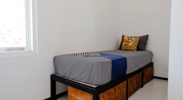 Spot on 1704 Roemah C9 Residence