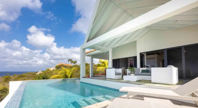 Вилла Modern Vibrant Villa With Terrace Private Pool