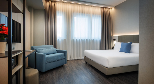 Отель IH Hotels Milano Centrale