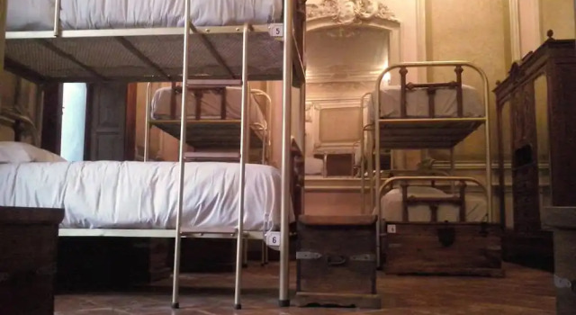 Leonora Hostal - Hostel, Забронировать Хостел Пуэбла штат Пуэбла, рядом с Стадион «Игнасио Сарагоса»