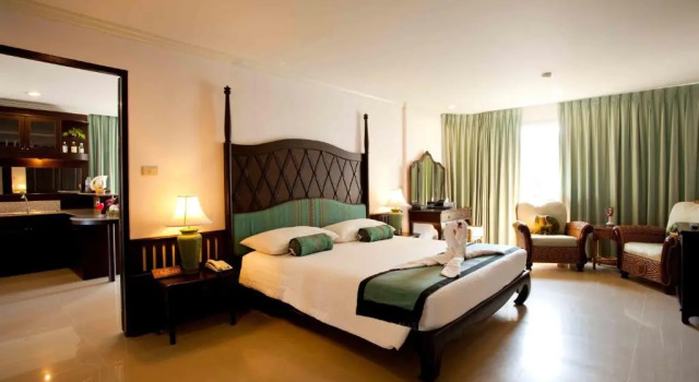 Люкс с 2 комнатами Methavalai Hotel