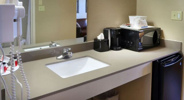 Четырёхместный люкс Days Inn & Suites by Wyndham Llano