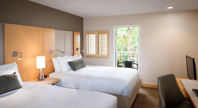 Четырёхместный номер Standard Catalina Canyon Inn