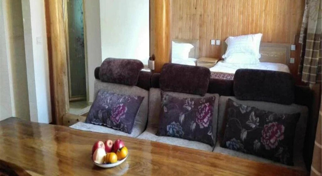 Tengchong Ju Xian Lou Inn, Rezerwuj Hotel Hotele w Baoshan z parkingiem, Parking