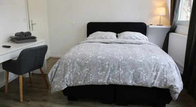 Dreams Bielefeld, Забронировать Гостевой дом Гостевые дома Билефельд, рядом с Центральный железнодорожный вокзал Билефельда, Гостевой дом