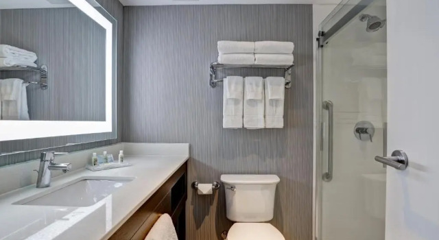 Четырёхместный номер Standard Holiday Inn - Mississauga Toronto West by IHG