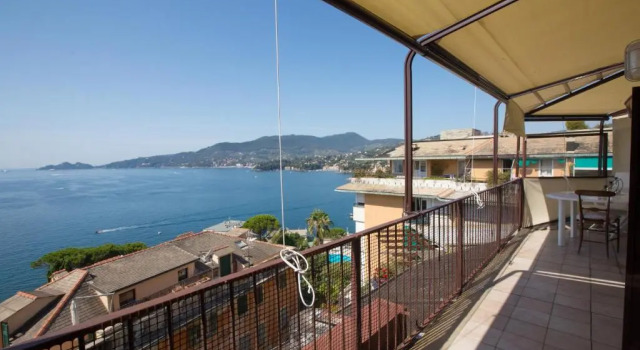 Апартаменты NAUTILUS VISTA MARE MOZZAFIATO a 180 GRADI- POSTO AUTO PRIVATO - 2 CAMERE MATRIMONIALI più 1 DIVANO LETTO SINGOLO-SKY,NETFLIX