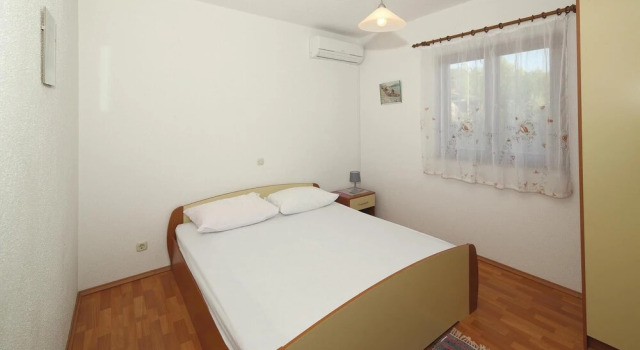 Nice Home in Okrug Gornji With Wifi and 2 Bedrooms