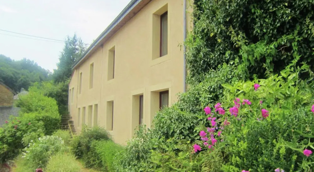 Коттедж Modern Farmhouse in Chassepierre With Terrace