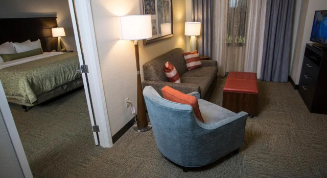 Люкс с 2 комнатами Staybridge Suites - Lexington S Medical Ctr Area by IHG
