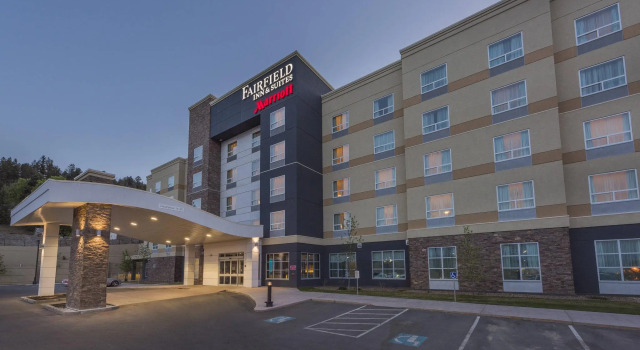 Fairfield Inn and Suites by Marriott Kamloops, Book Hotel Hoteller i Britisk Columbia med pool, Swimmingpool