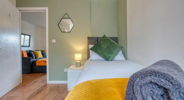 Contractor House near Birmingham City Centre HS2 BCU and ASTON University M6 Motorway Private Garden FREE Superfast WIFI, Забронировать Отель Отели Бирмингема с парковкой, рядом с Бирмингемский городской университет, Парковка