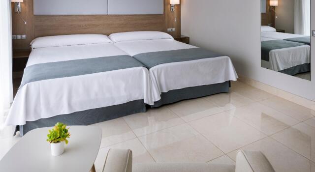 Mediterráneo Bay Hotel & Resort