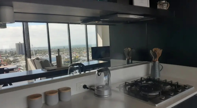 Top Floor Stunning Views