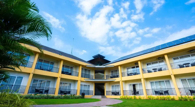 Tropical Retreat By Zuper, Book Resort Hotels in Maharashtra with a Pool, Swimming Pool