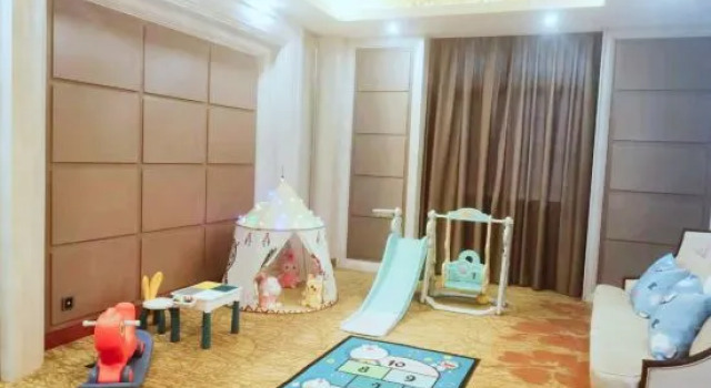 Трёхместный семейный люкс с 2 комнатами West Hot Spring Resort Beichuan