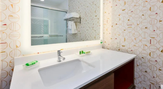 Двухместный люкс Holiday Inn & Suites - Toledo Southwest - Perrysburg by IHG