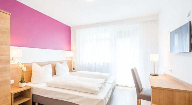 Двухместный номер Comfort Hotel S16
