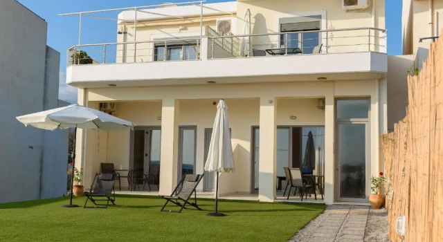 Coral Sea Apartment