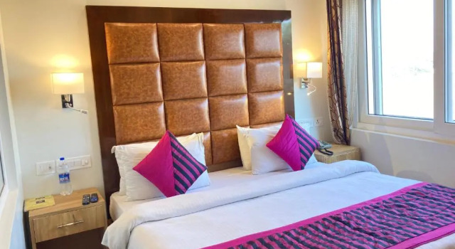 Hotel Guru Surbhi, Buchen Sie Hotel Paonta Sahib 