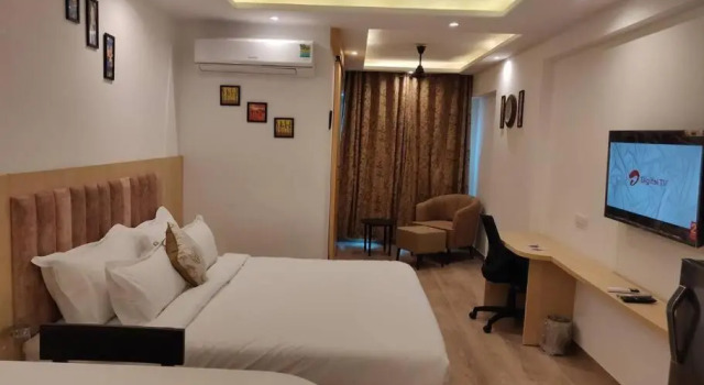 Lovely Studio apartment 1-bedroom with small kitchen and pool