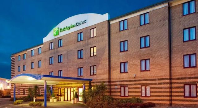 Кровать в общем номере Holiday Inn Express Greenock