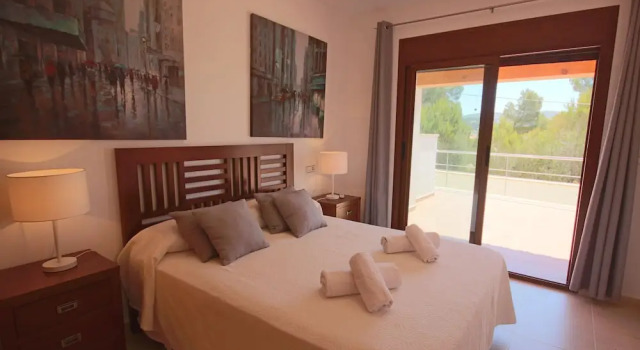2 Twin Luxurious & Secluded Villa - Private Pools, Walk to the Beach & Moraira