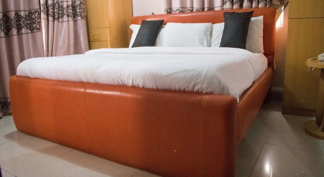 Primal Hotel, Rezerwuj Hotel Hotele w Lagos z parkingiem, Parking