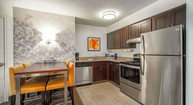 Четырёхместный люкс с 2 комнатами Residence Inn by Marriott McAllen