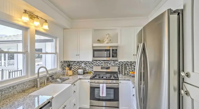 Апартаменты Carpinteria Apt w/ Hot Tub - 10 Min Walk to Beach!