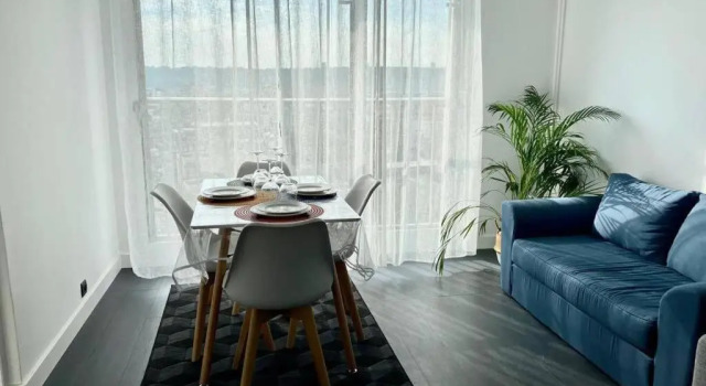 Grand F2 de 47m² au 15ème étage dans une résidence très calme, Book Hotel Rouen 