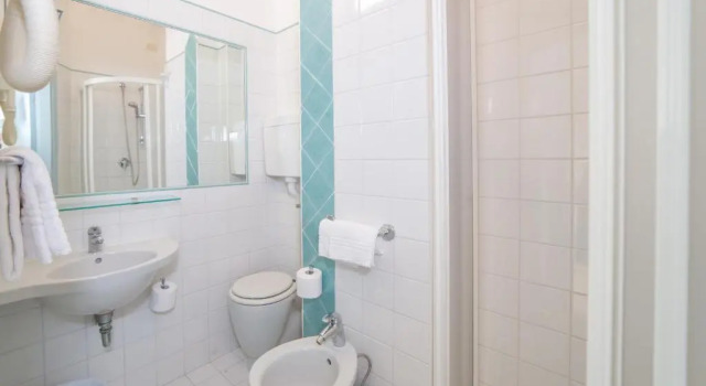 Трёхместный номер Standard с балконом Hotel Elite Cattolica