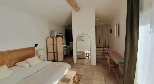 Havuz manzaralı Balkonlu Konfor çift kişilik oda Les Terrasses