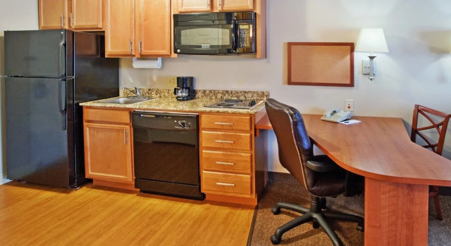 Люкс Candlewood Suites Columbus Fort Benning by IHG