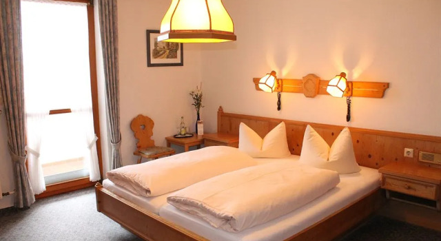 Sindersdorfer Hof, Book Hotel Hilpoltstein Franconian Lake District