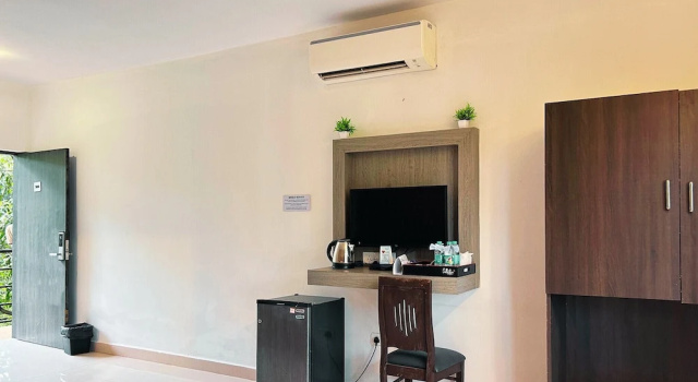 Двухместный номер Deluxe с видом на город FabHotel Bay Breeze - 800M From Morjim Beach