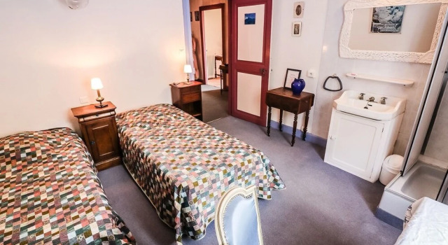 La Roseraie, Rezervovat Hotel Hotely v Lodeve s parkováním, Parkování