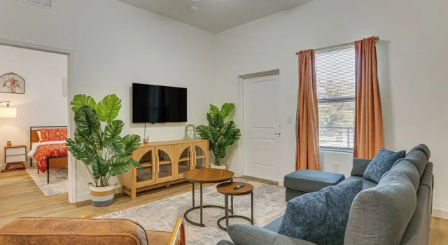 Апартаменты Walkable Downtown Labelle Apt w/ Private Balcony!