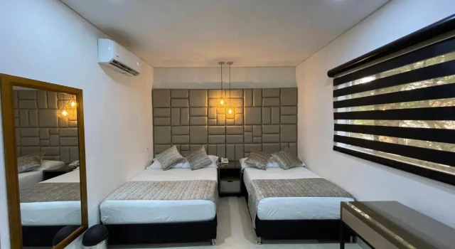 Трёхместный номер Standard Hotel Merlott Lleras