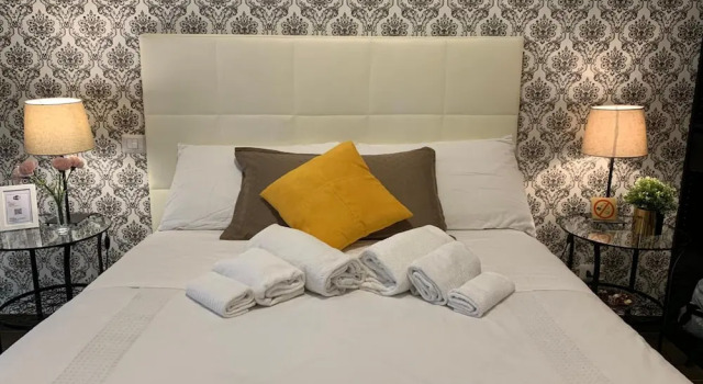 B&B Depretis19, Забронировать Отель «постель и завтрак» Отели Неаполя с завтраком, рядом с Кафедральный собор Неаполя, Завтраки