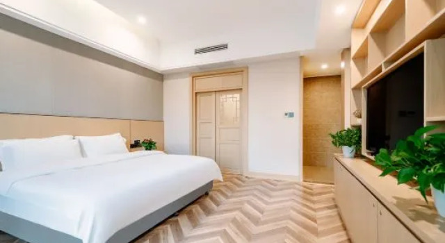 Люкс Zhuzhou Resort Hotel (Zunyi Xinpu New District Linda Food Street Store)
