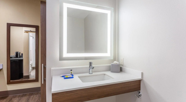 Четырёхместный люкс Holiday Inn Express & Suites Kearney by IHG