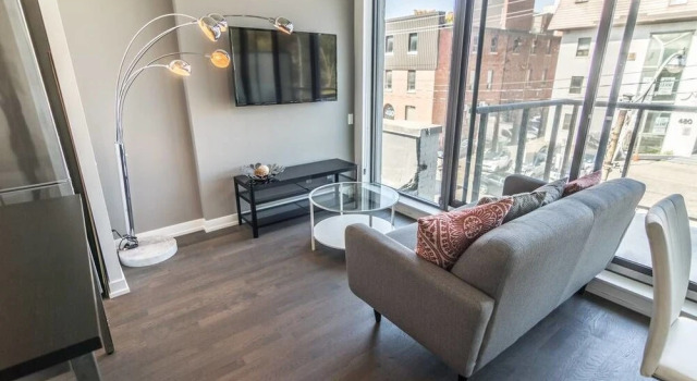 Pinnacle Suites - 2Br Suite, Varaa Hotelli Toronto 