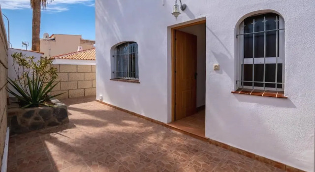 Villa Iris, Book Villa Hotels in Tenerife with Parking, Parking