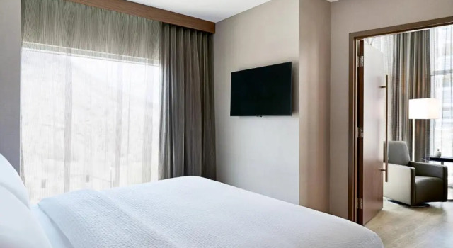 Двухместный люкс AC Hotel by Marriott Phoenix Tempe/Downtown