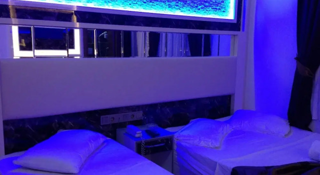 Трёхместный семейный номер Standard c 1 комнатой с балконом Behram Hotel