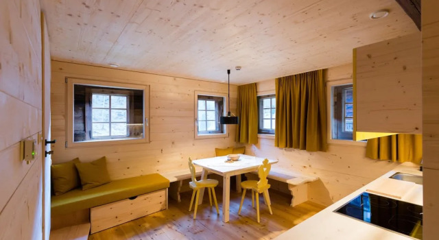Апартаменты Ferienwohnungen am Berg - Giatla Haus