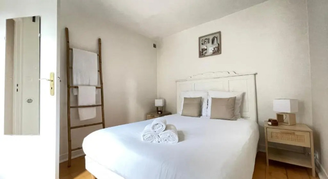 LE ROI SOLEIL • 4min Château Versailles • 1min Gare Versailles Rive Gauche, Book Apartment Versailles 