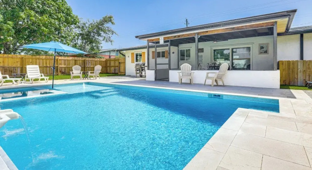 Коттедж Swim, Game & Bbq: Family Retreat in Stuart