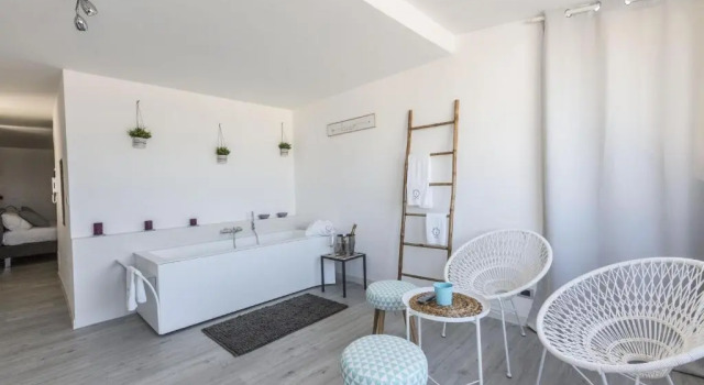 Полулюкс Three Room - Sea View Luxury Loft